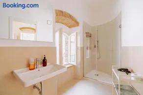 Suite Vittoria, 5 minuti da San Francesco, con colazione inclusa - Image 2