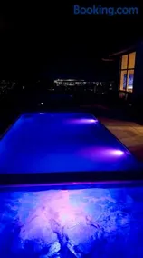Teringie Retreat with Breathtaking Views - Image 3