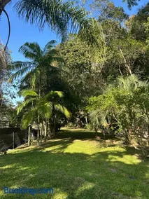 Casa Espaçosa com Piscina, Churrasqueira e Área verde em Sambaqui ao Lado da Praia - Floripa - Image 2