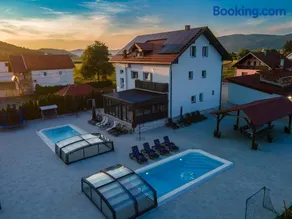 Guesthouse Viktorija Flat - Exskluziv apartman - Image 1