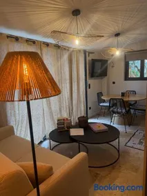 Charmant appartement T2 cosy avec piscine - Image 1