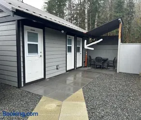 Chims Cabins - Port Alberni - Image 4