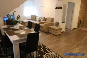 Szalakóta Apartman - Image 1