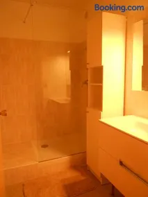 Studio cure avec accès direct Thermes - Image 1