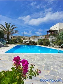 ILIOS COZY CYCLADIC POOLHOUSE MYKONOS with Security Guard - Image 1