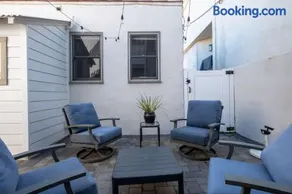 Beachside Apartment with Laundry AC Patio - Image 2