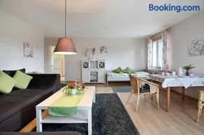 Appartamento adatto alle famiglie con giardino e griglia | Vista sul giardino - Image 2