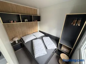 Modern designer apartment with a private terrace - Image 2