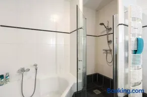 Family house near Amsterdam, private parking - Image 3