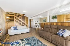 Peninsula Court 6 - River Front - Stone Real Estate Yamba - Image 2