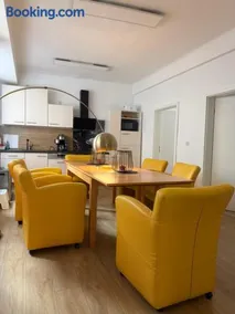 Für Gruppen und Familien - große Ferienwohnung Nähe Stadtpark, 4 Schlafzimmer, 2 Bäder, Terrasse, Parkplatz - Image 5