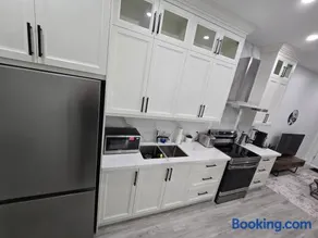 Private one bedroom suite - Image 2