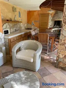 Charming Holiday Home - Image 1