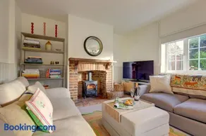 Rose Cottage - Image 1