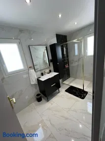 Villa S - Image 1