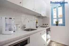 Traditional Luxury House - Image 1