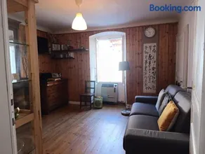 Ground floor apartment with garden - Image 2