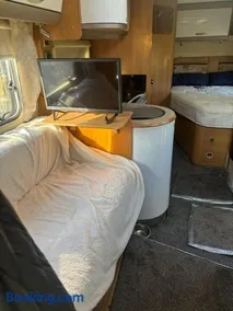 Izzie The Glampervan - Image 5