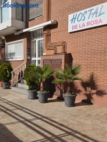 Hostal De la Rosa by Parque Warner Madrid - Image 2