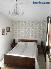 Holli cottage - Charming 2 bedrooms with terrace. - Image 4