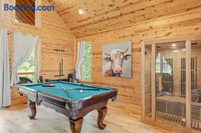 Romantic Cabin w Rain Shower & Spa Tub - Image 1