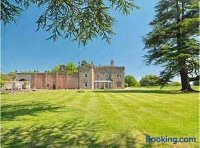 Newcourt Manor - Image 4