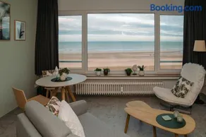 Brand new studio with sea view on a top location - Image 3