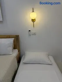 Ivorys Guesthouse - Image 2