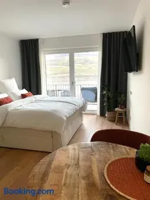 Rhein Hideaway I Balkon mit direktem Rheinblick I TG-Stellplatz inklusive - Image 4