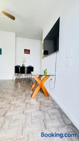Apt 202 Near Cruise Port, 5 Min to Downtown, 4 Min to Trains, 14Min to Airp - Image 1