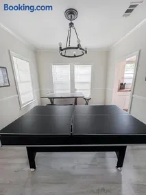 Beachside Walk & Casino Retreat - Breakfast - Hot Tub - Game Room - Fire Pit - Image 3