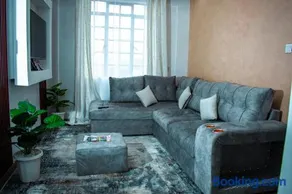 Urban Elegance - Image 3