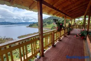 Laguna de la Cocha - Cabaña Janaxpacha - Image 3