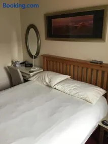 Bed and Breakfast at 4 - Image 4