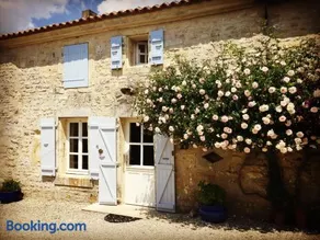Maison Halcyon Gite with Pool - Image 1