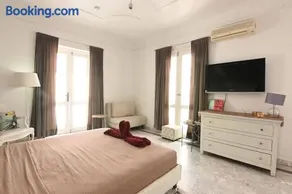 Riad avec piscine - Wifi- petit déjeuner - Bon Emplacement - Image 1