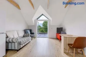 Rooftop Apartment - Image 5