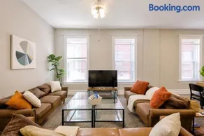 5BR Group Townhome in Central West End Near BJC & Forest Park - Image 1