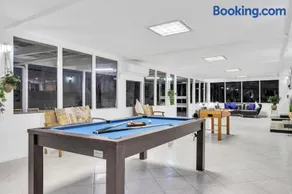 Space and Privacy near Airport, Groups Friendly - Image 3