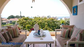 Villa Avocado - Image 1