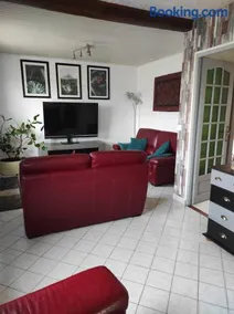 Maison de village avec exterieur - Image 5