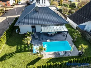 großzügige Unterkunft mit Terrasse - Image 1