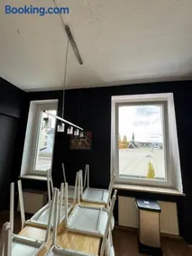 Room 2 - shared house - Image 3