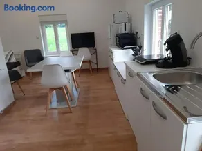 Studio confortable à Barzy-en-Thiérache, 32 m² avec terrasse - Image 1