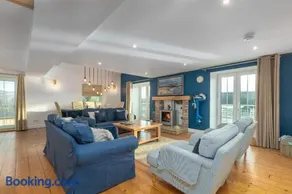 The Old Mill, Deluxe holiday home with a view - Image 4