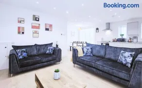 HEYHOO Shaw Heath Cottage - Charming Holiday Home In the Heart of Stockport - Free Parking - Image 5