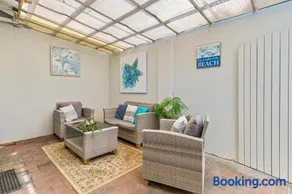 The Coastal Retreat 2 Private Suites & Ocean - Image 1