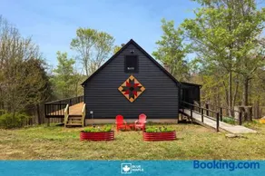 Cozy cabin w grill deck & game room - Image 1