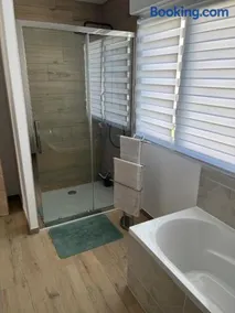 Superbe Maison avec jardin - Image 4