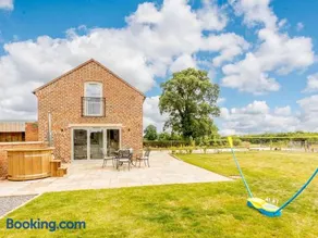 3 Bed in Whitchurch oc-88915 - Image 4